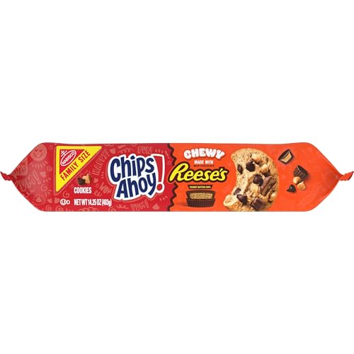 CHIPS AHOY! Galletas masticables con chispas de chocolate con Reese's Peanut Butter Cups, tamaño familiar, 14.25 oz