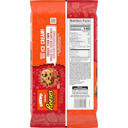 CHIPS AHOY! Galletas masticables con chispas de chocolate con Reese's Peanut Butter Cups, tamaño familiar, 14.25 oz