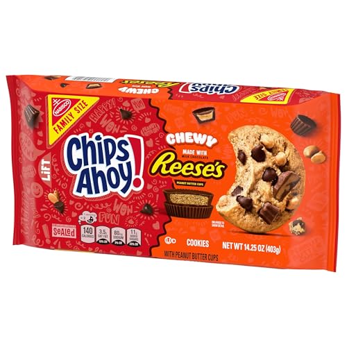 CHIPS AHOY! Galletas masticables con chispas de chocolate con Reese's Peanut Butter Cups, tamaño familiar, 14.25 oz