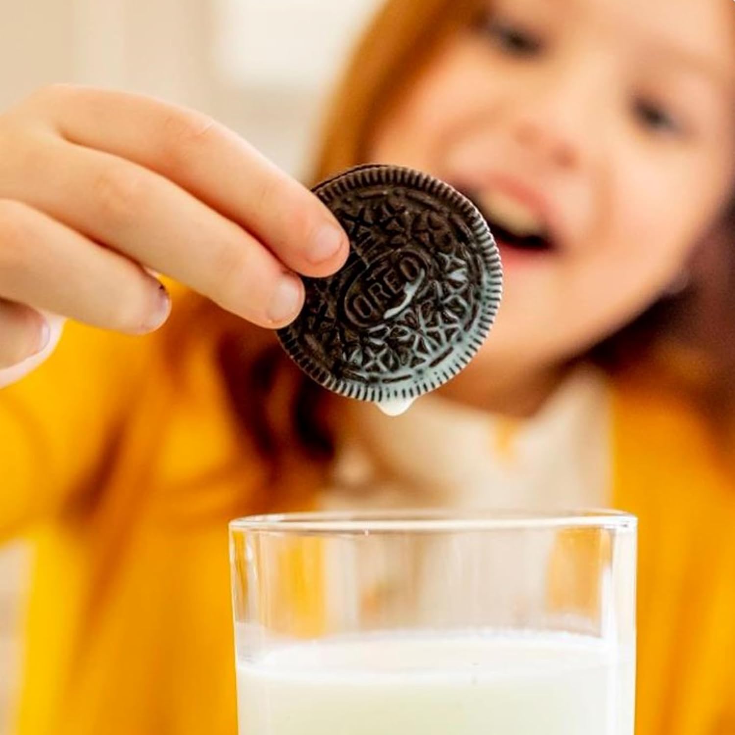 OREO Chocolate Sandwich Cookies, Party Size, 24.16 oz