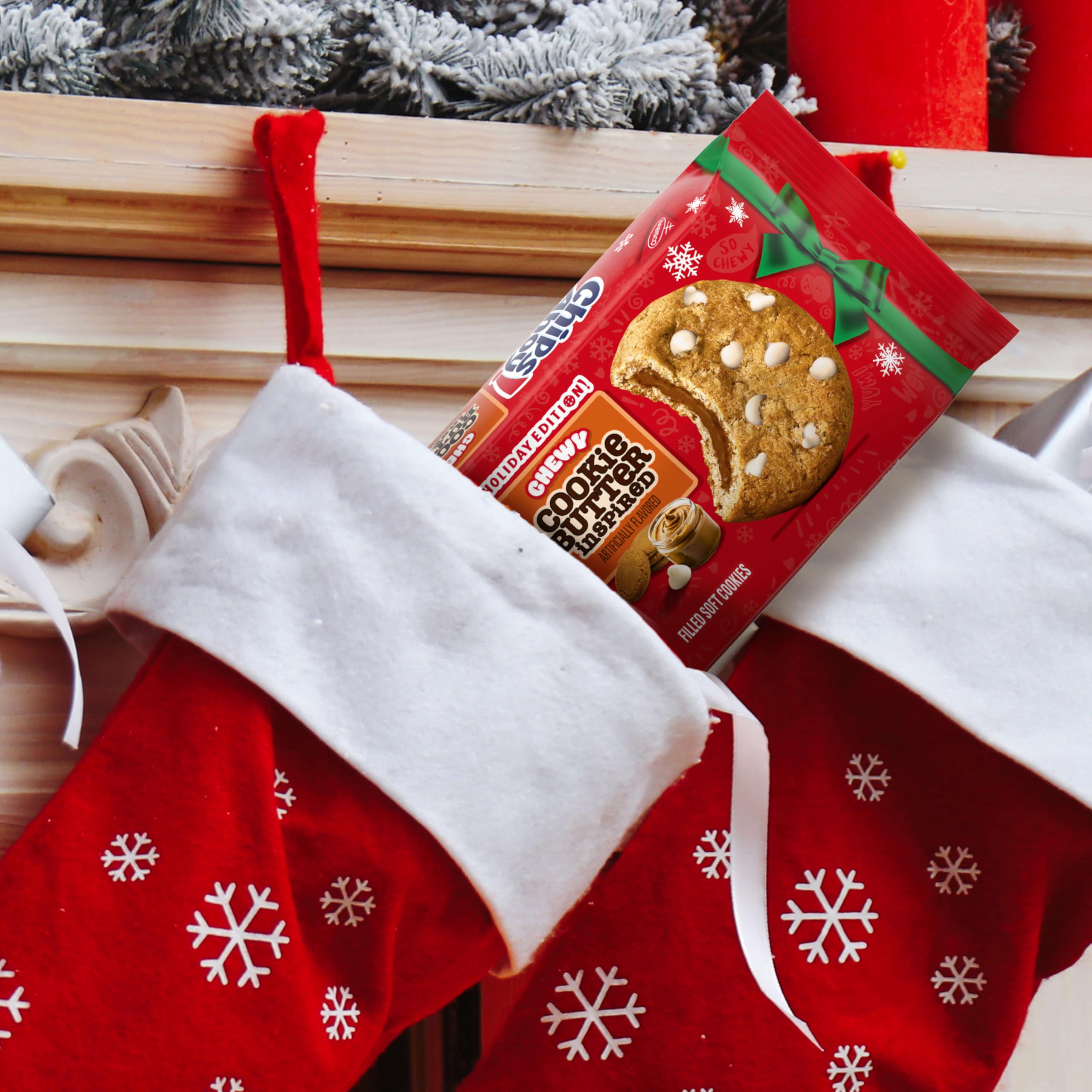 CHIPS AHOY! Galletas masticables con chispas de chocolate con Reese's Peanut Butter Cups, tamaño familiar, 14.25 oz