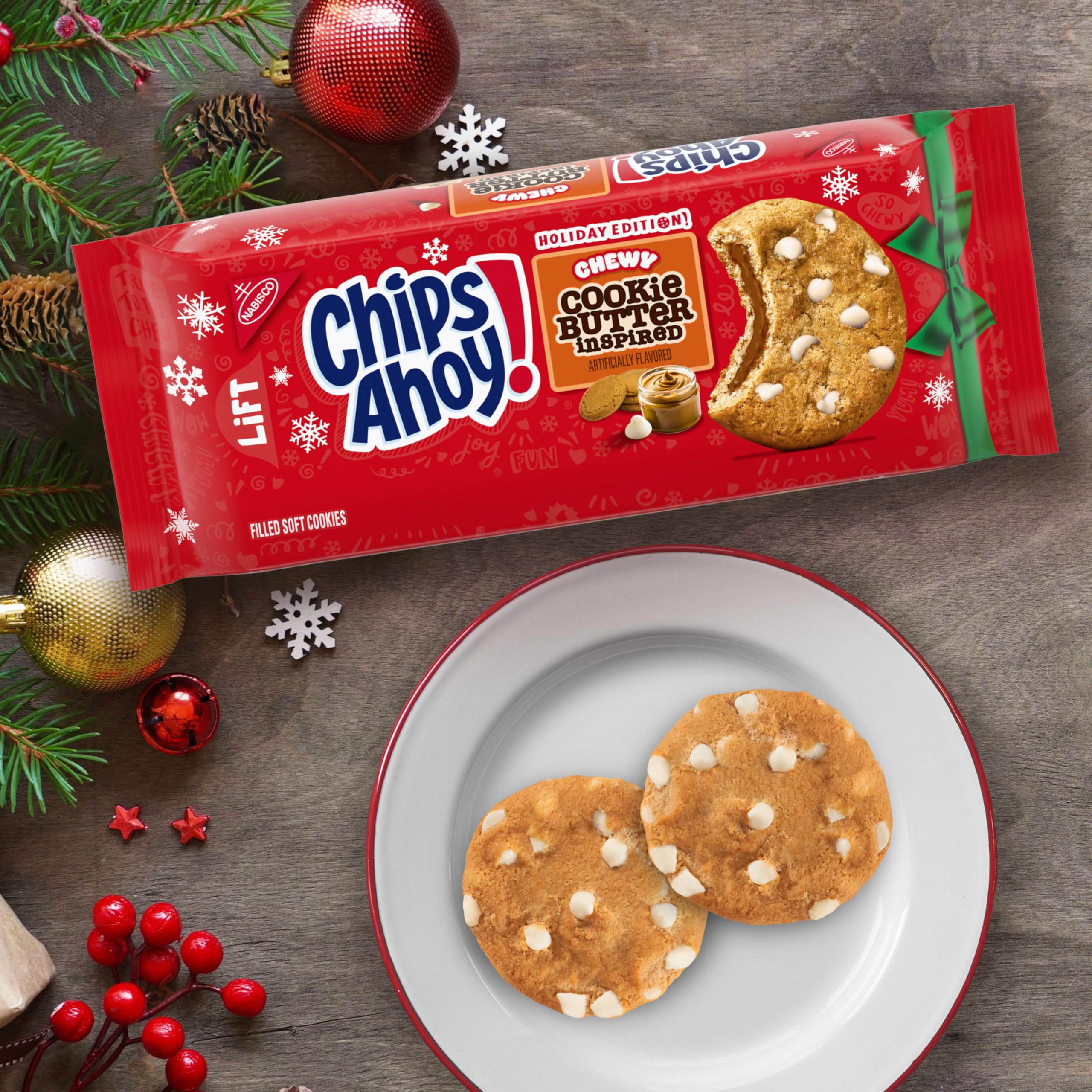 CHIPS AHOY! Galletas masticables con chispas de chocolate con Reese's Peanut Butter Cups, tamaño familiar, 14.25 oz